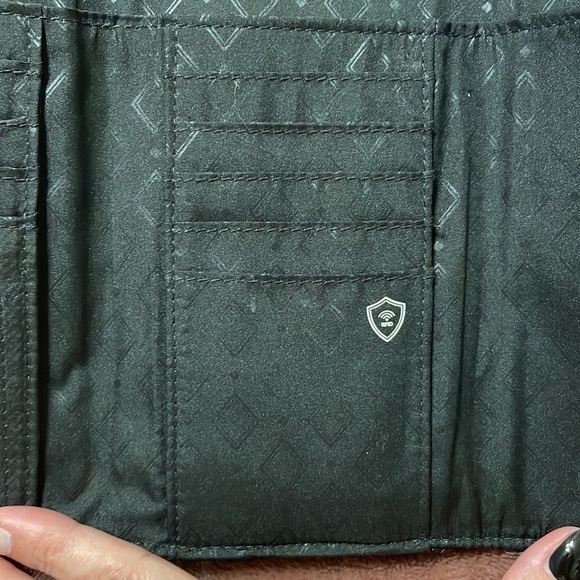 Vera Bradley Wallet - Picture 4 of 5